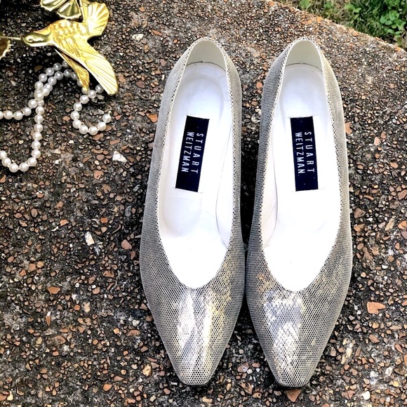STUART WEITZMAN | 8.5 B | Gold Silver Cream Snake Low Pumps Kitten Heels Almond - Picture 2 of 16